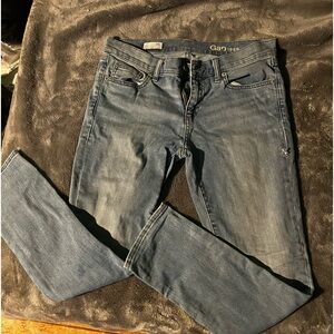 Gap 1969 Girlfriend Jeans, size 26r.